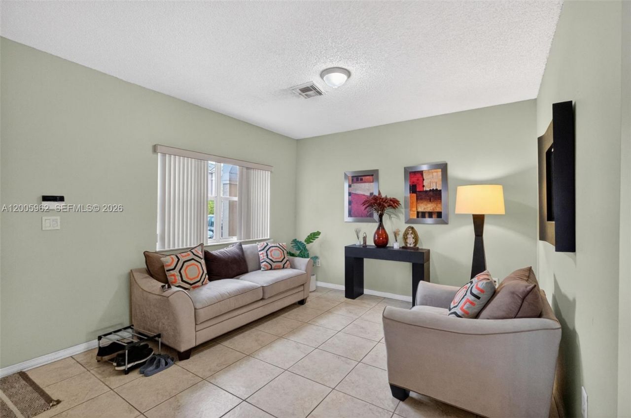 16624 NW 73rd Ct, Unit 16624, Miami Lakes, FL 33014 Photo