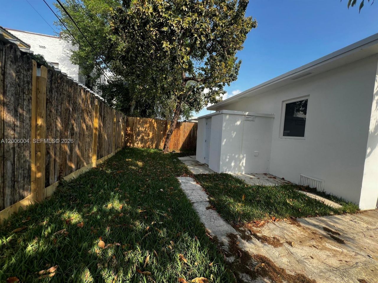 2041 NW 2nd St, Unit 2041, Miami, FL 33125 Photo