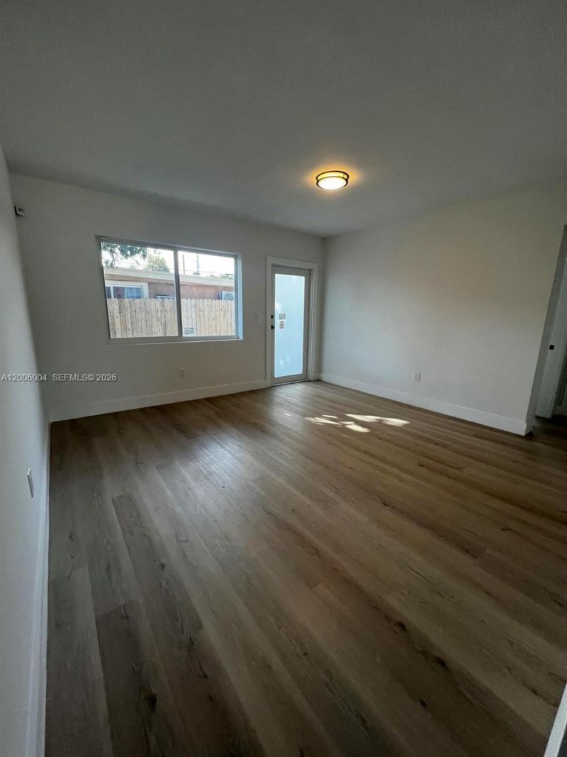 2041 NW 2nd St, Unit 2041, Miami, FL 33125 Photo