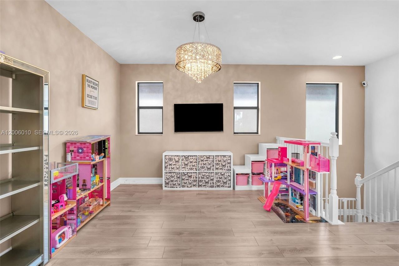 865 SW 113th Ln , Pembroke Pines, FL 33025 Photo