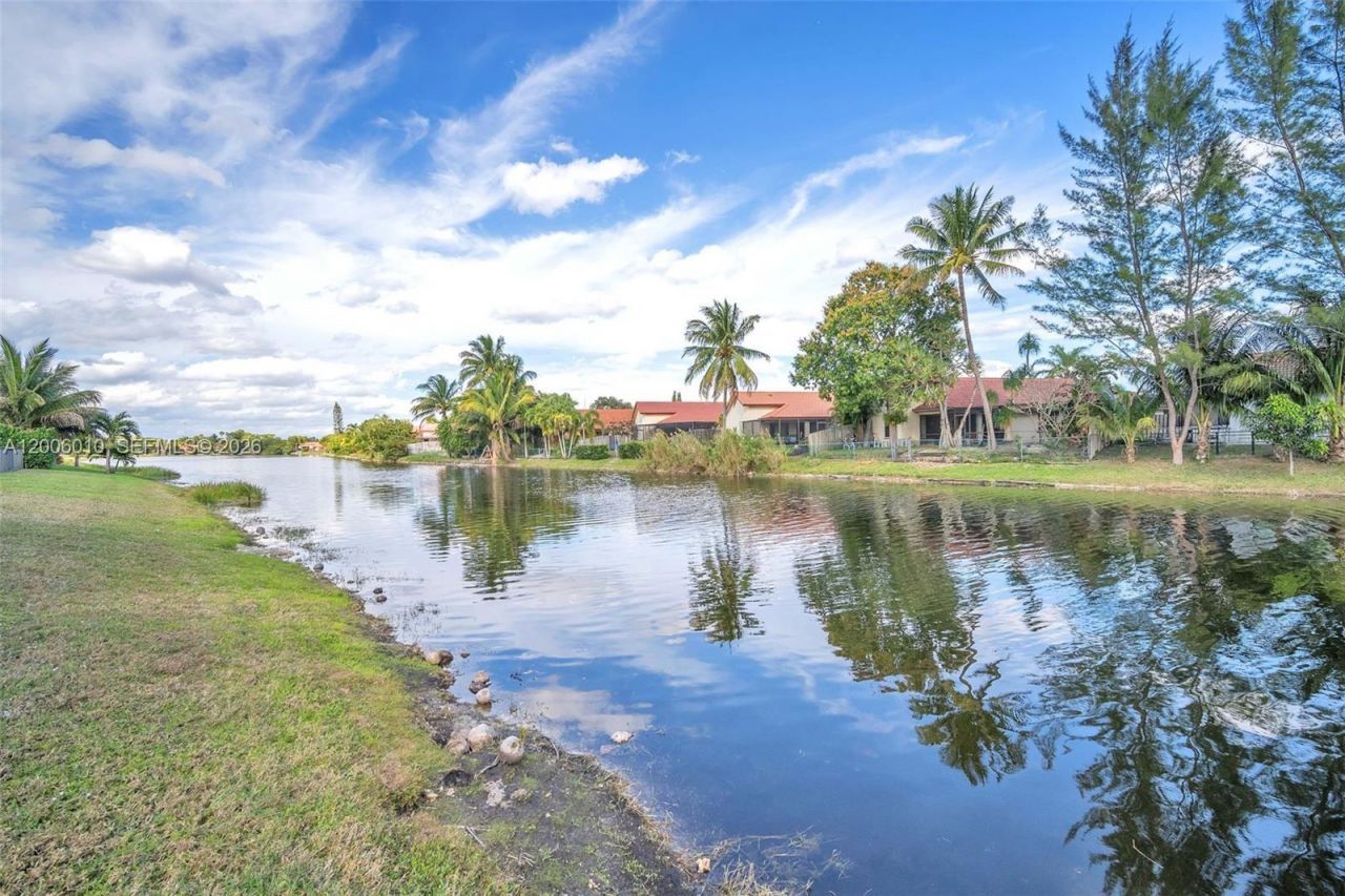 865 SW 113th Ln , Pembroke Pines, FL 33025 Photo