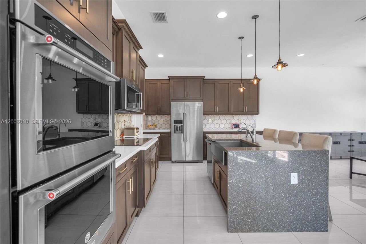 865 SW 113th Ln , Pembroke Pines, FL 33025 Photo