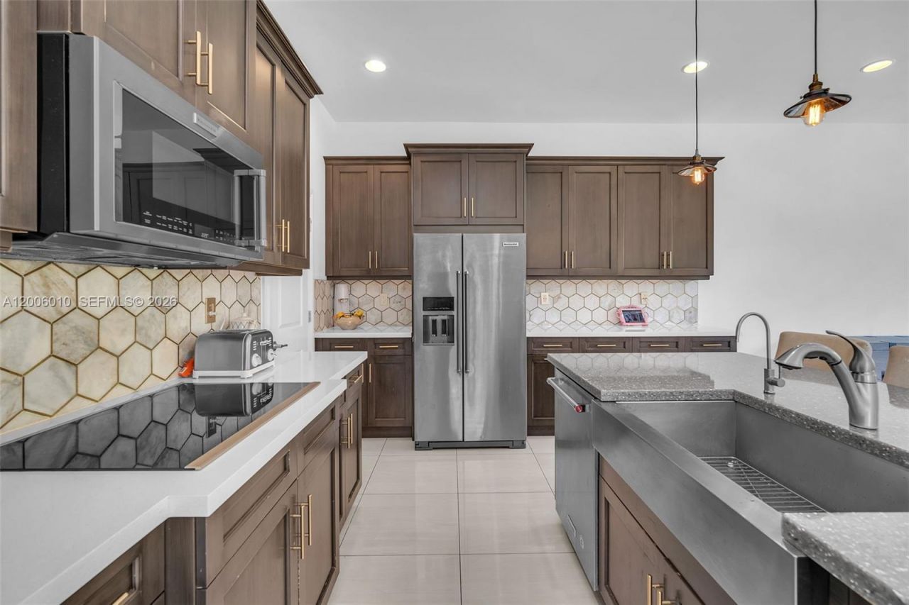 865 SW 113th Ln , Pembroke Pines, FL 33025 Photo