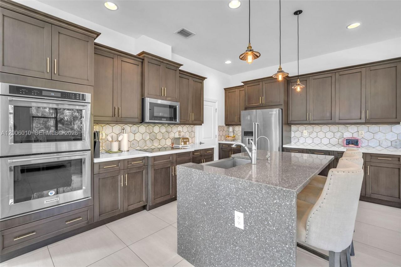 865 SW 113th Ln , Pembroke Pines, FL 33025 Photo