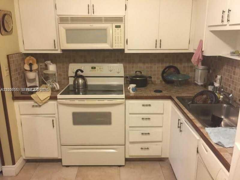 20840 San Simeon Way, Unit 209, Miami, FL 33179 Photo