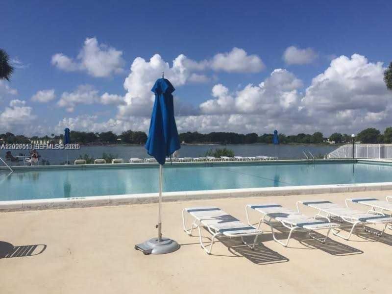 20840 San Simeon Way, Unit 209, Miami, FL 33179 Photo