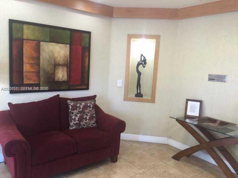20840 San Simeon Way, Unit 209, Miami, FL 33179 Photo