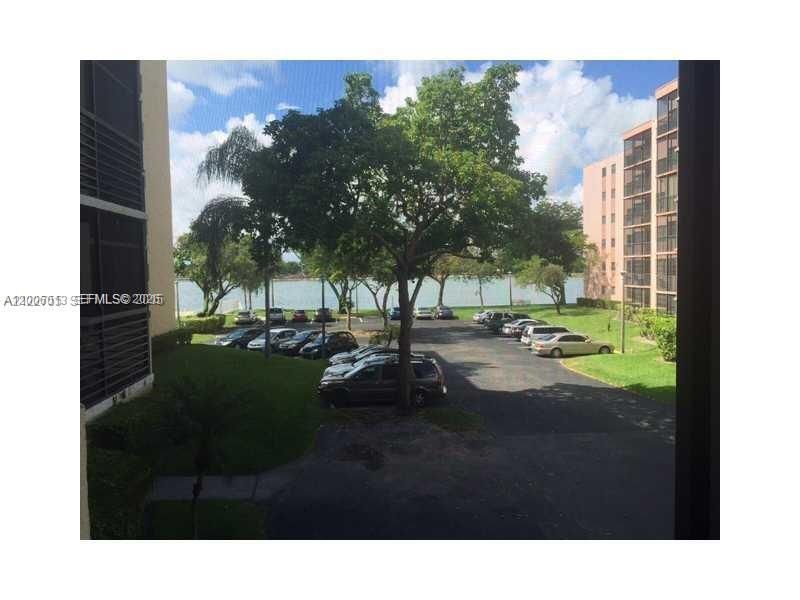 20840 San Simeon Way, Unit 209, Miami, FL 33179 Photo