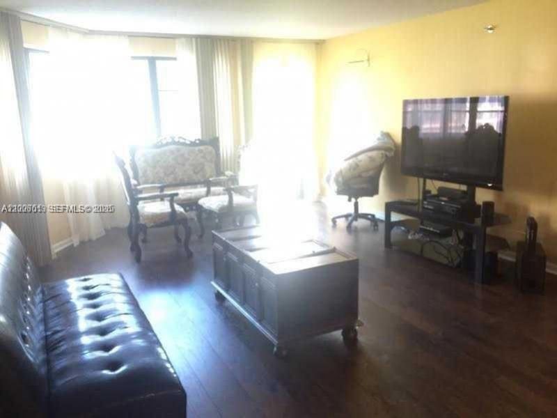 20840 San Simeon Way, Unit 209, Miami, FL 33179 Photo