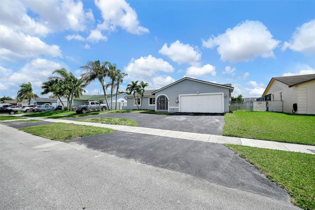 26543 SW 122nd Place, Homestead, FL 33032 Photo