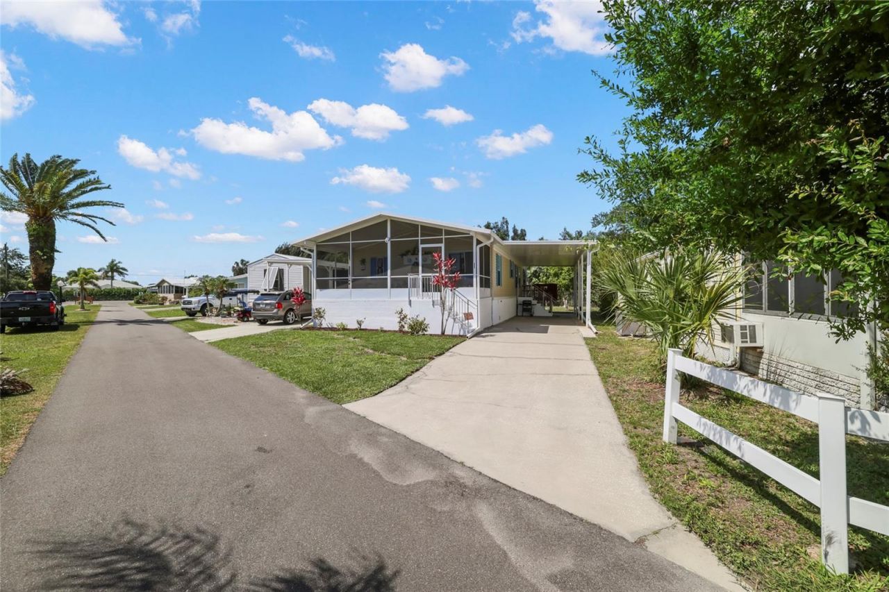 2927 Coquina Esplanade, Punta Gorda, FL 33982 Photo