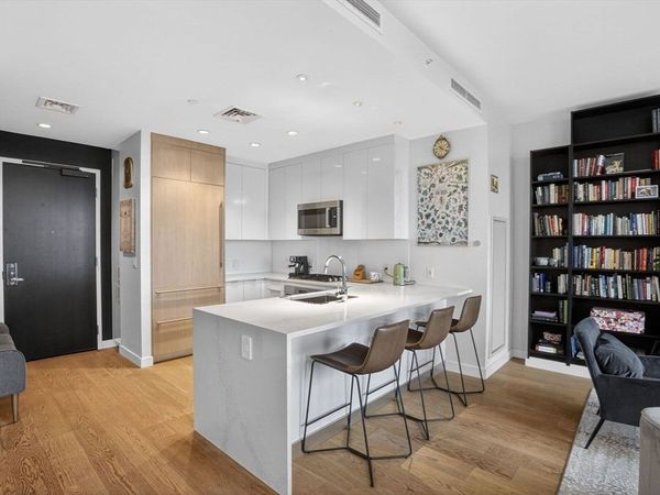 188 Brookline Ave, Unit 19B, Boston, MA 02215