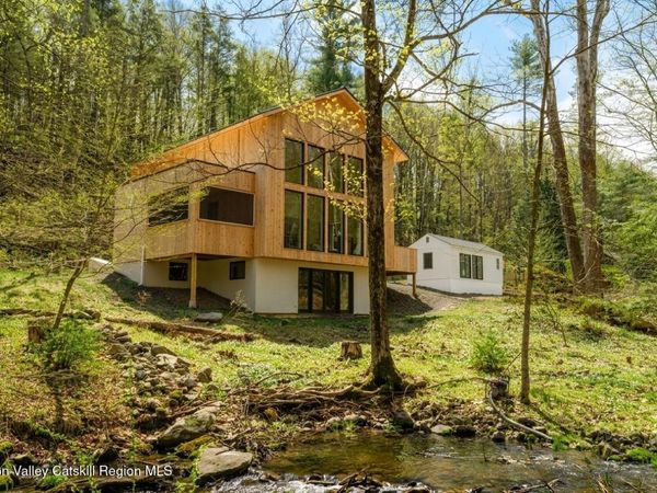 332 Mohonk Road, High Falls, NY 12440