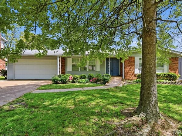 416 Scottfield Terrace , Ballwin, MO 63011