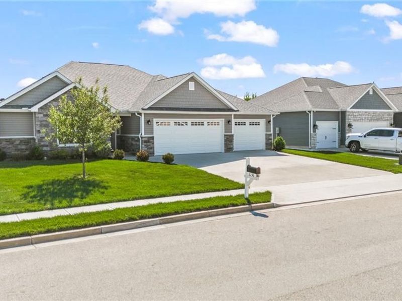 1151 Parklawn Court, Troy, OH 45373 Photo 3