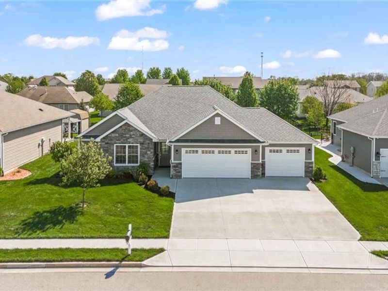 1151 Parklawn Court, Troy, OH 45373 Photo 5