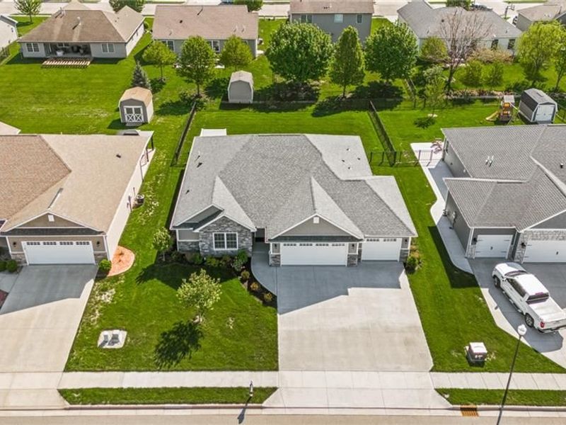 1151 Parklawn Court, Troy, OH 45373 Photo 6