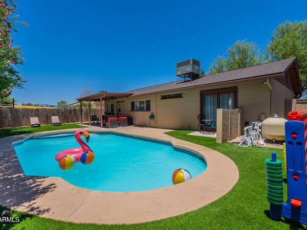 3911 W DESERT COVE Avenue, Phoenix, AZ 85029