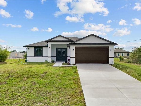 8033 Oakleaf CIR , LABELLE, FL 33935