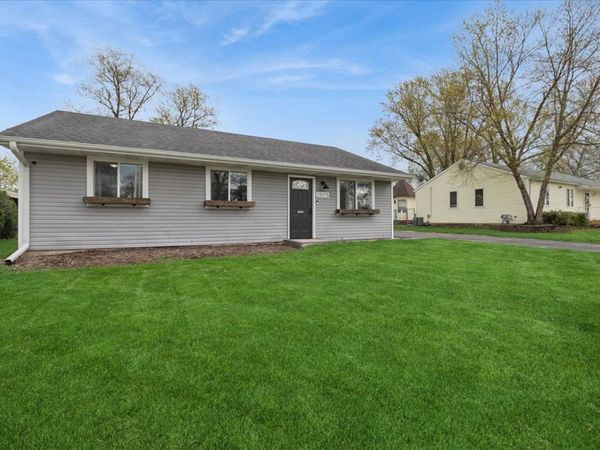 25175 W Lincoln Drive, Lake Villa, IL 60046