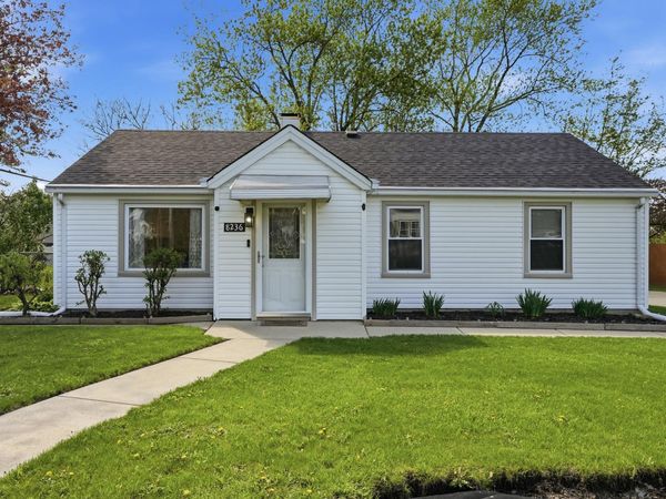 8236 Ellsworth Place , Merrillville, IN 46410