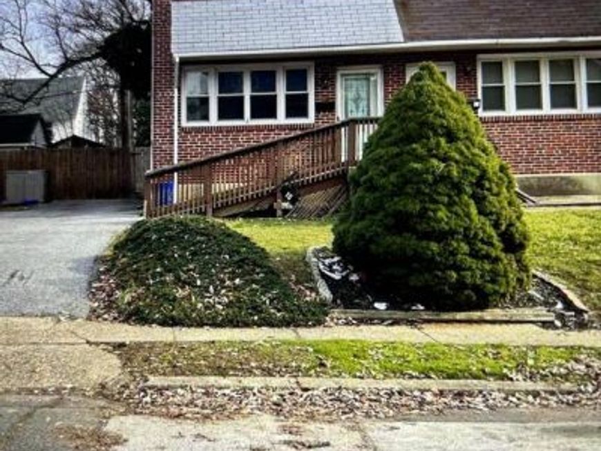 15 E Avon Road, Brookhaven, PA 19015 Main Photo