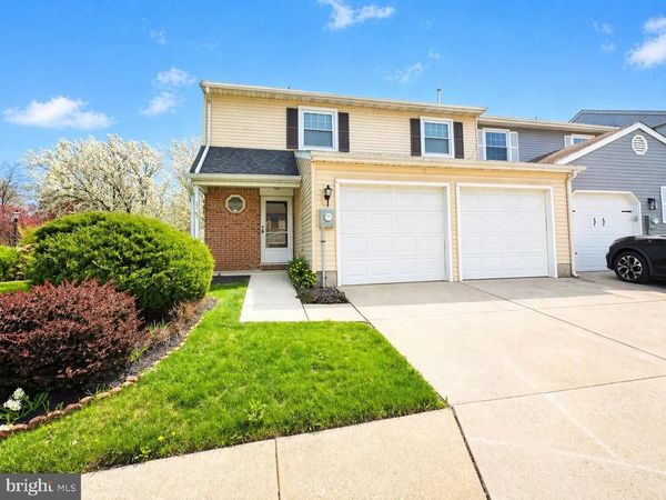 33 WINDSOR MEWS, CHERRY HILL, NJ 08002