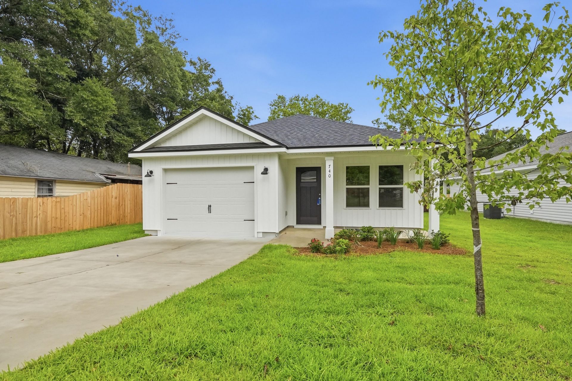 740 E Chestnut Avenue, Crestview, FL 32539 Main Photo