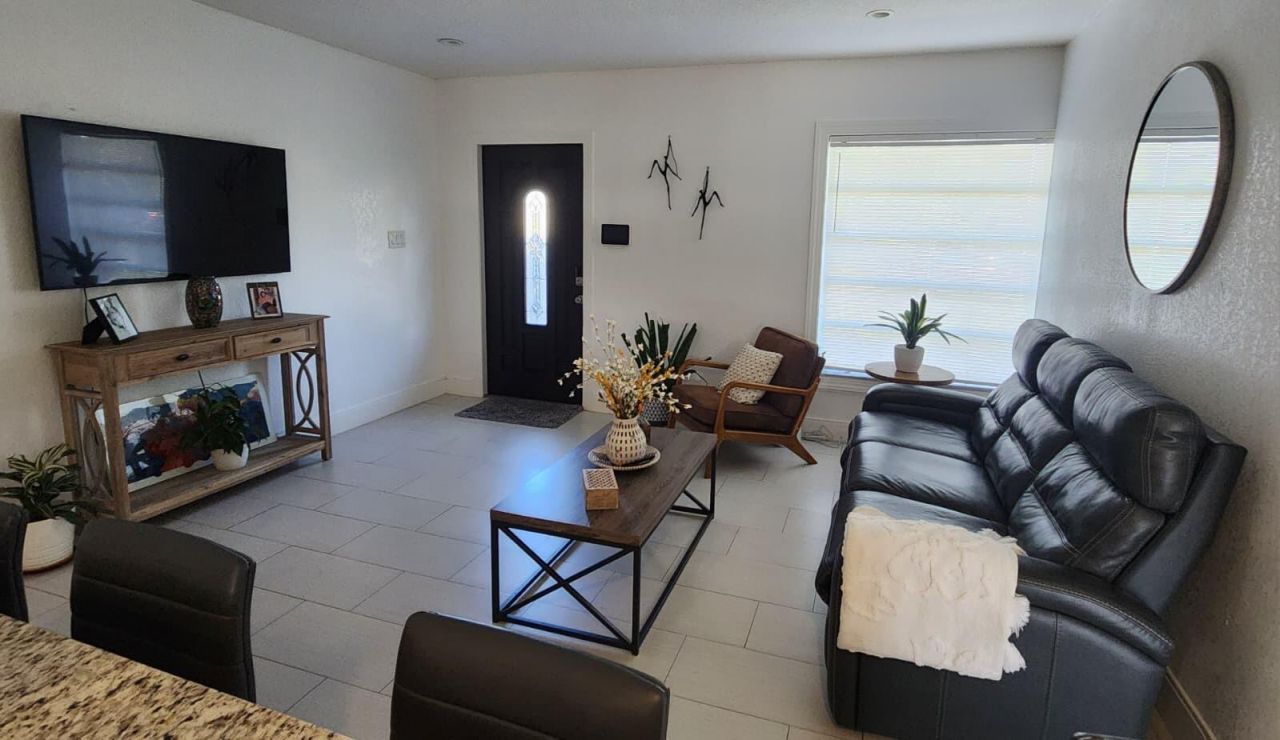 8018 NW 100th Terrace, Tamarac, FL 33321 Photo