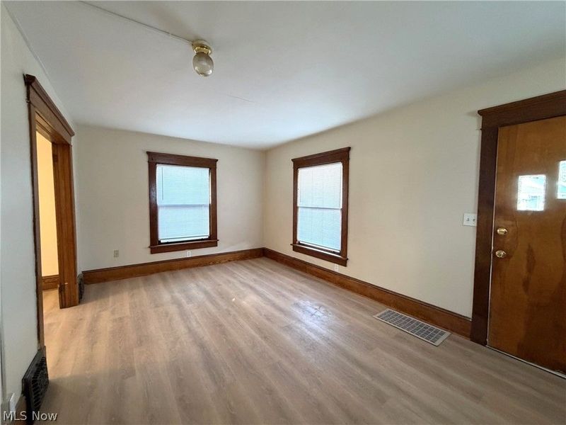 2212 Indiana Way NE, Canton, OH 44705 Photo 3