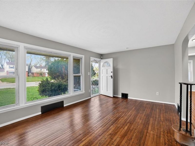 303 S Green Road , South Euclid, OH 44121 Photo 3