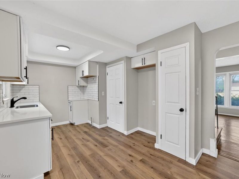 303 S Green Road , South Euclid, OH 44121 Photo 6