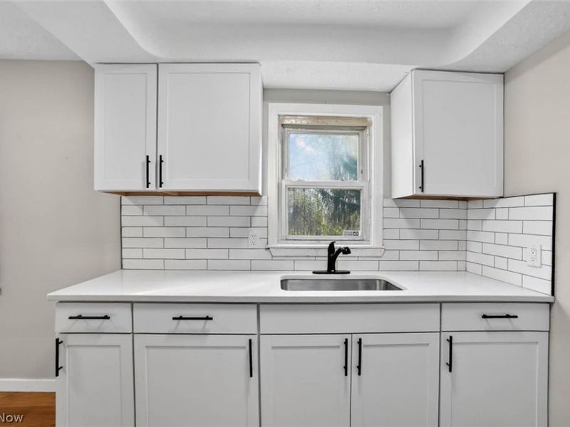 303 S Green Road , South Euclid, OH 44121 Photo 9