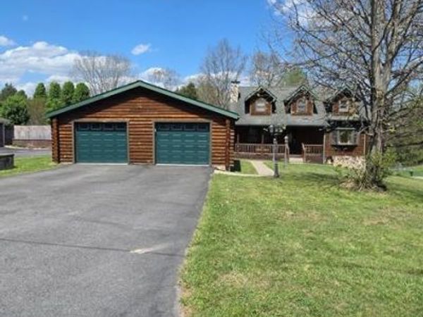 22 Short Street, FAYETTEVILLE, WV 25840