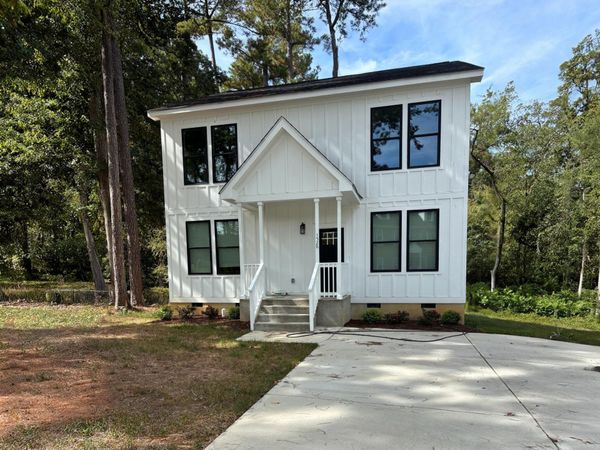 1528 Chateau Lane , Rocky Mount, NC 27803