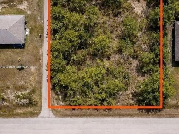 2910 Elaine Ave N , Lehigh Acres, FL 33971