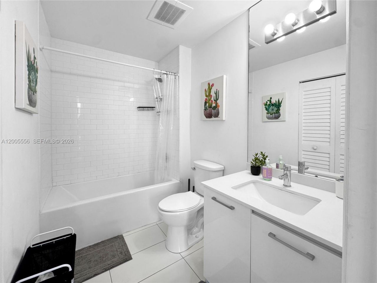 151 SE 1st St , Unit 2702, Miami, FL 33131 Photo