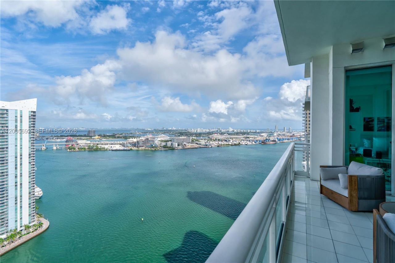 900 Brickell Key Blvd , Unit 3002, Miami, FL 33131 Photo