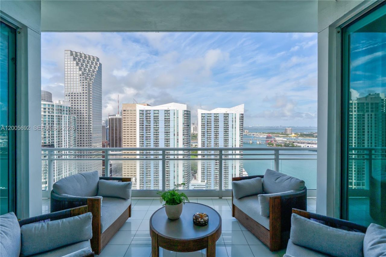 900 Brickell Key Blvd , Unit 3002, Miami, FL 33131 Photo