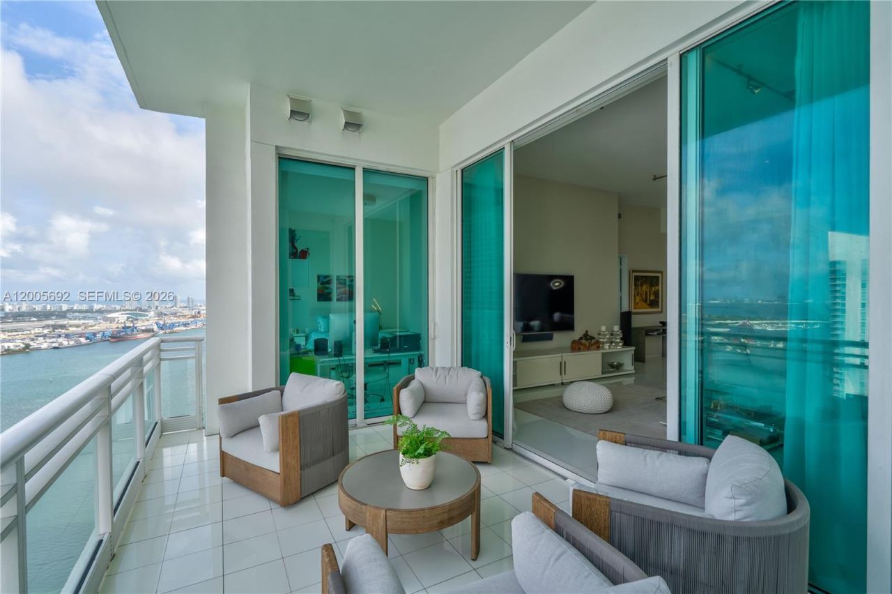 900 Brickell Key Blvd , Unit 3002, Miami, FL 33131 Photo