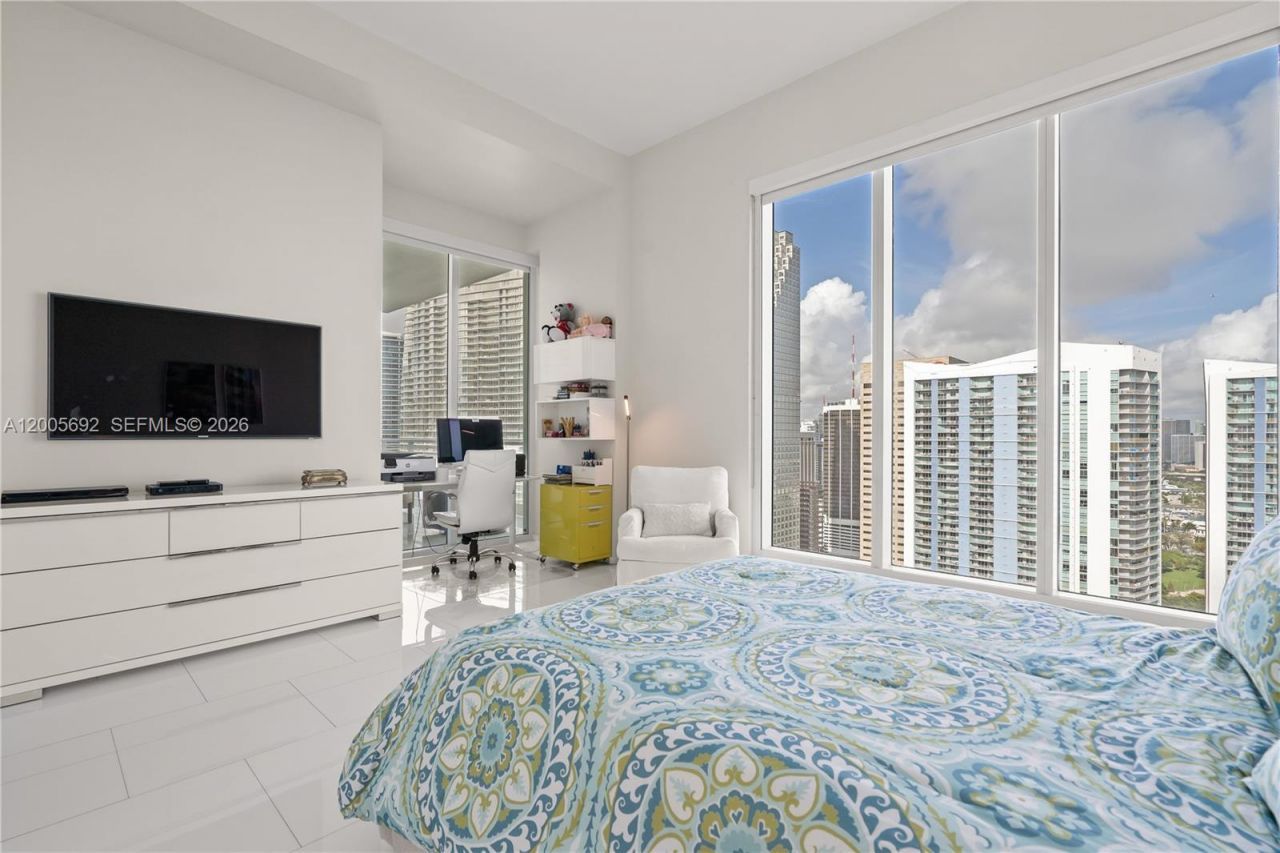900 Brickell Key Blvd , Unit 3002, Miami, FL 33131 Photo