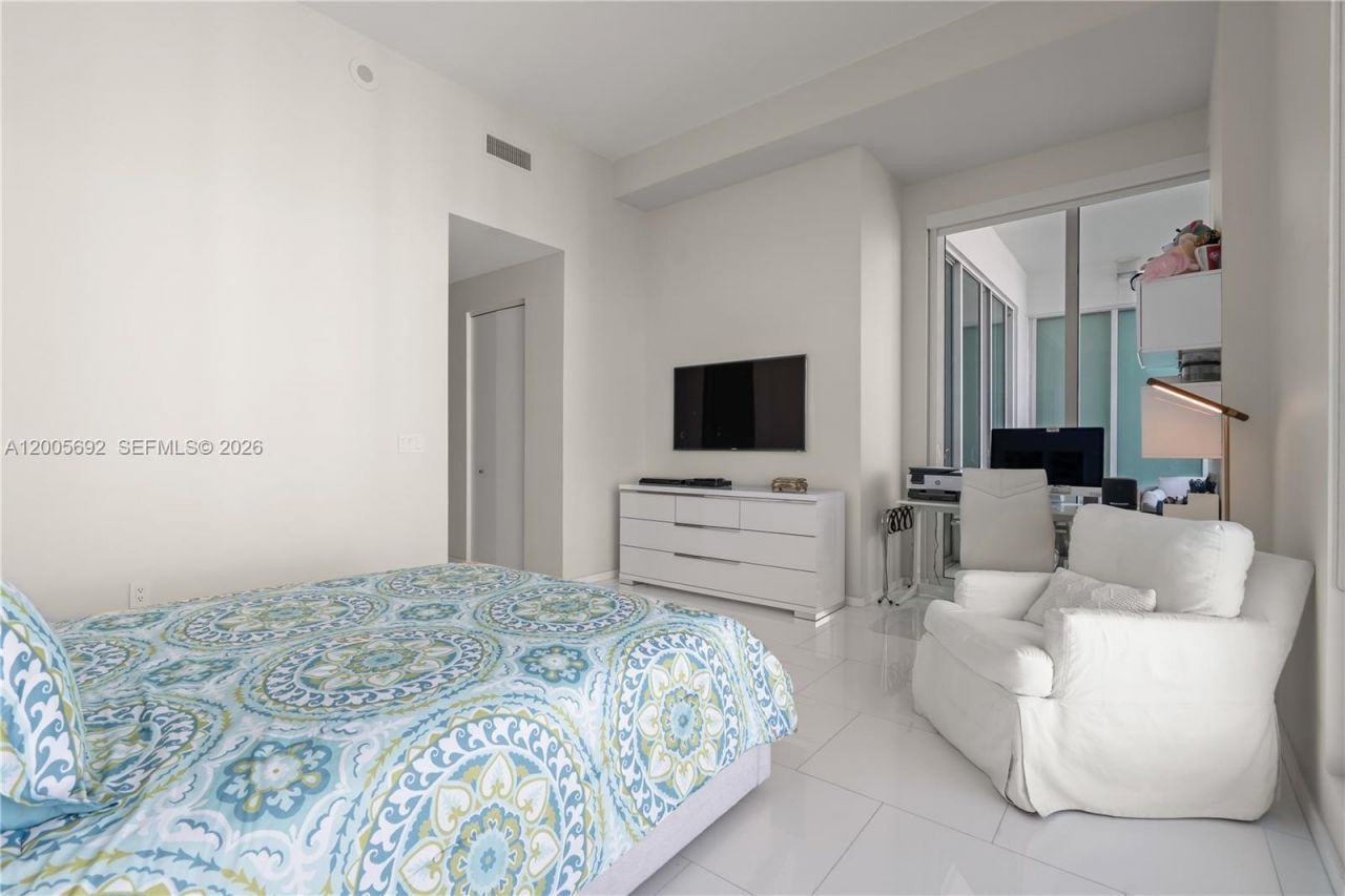 900 Brickell Key Blvd , Unit 3002, Miami, FL 33131 Photo