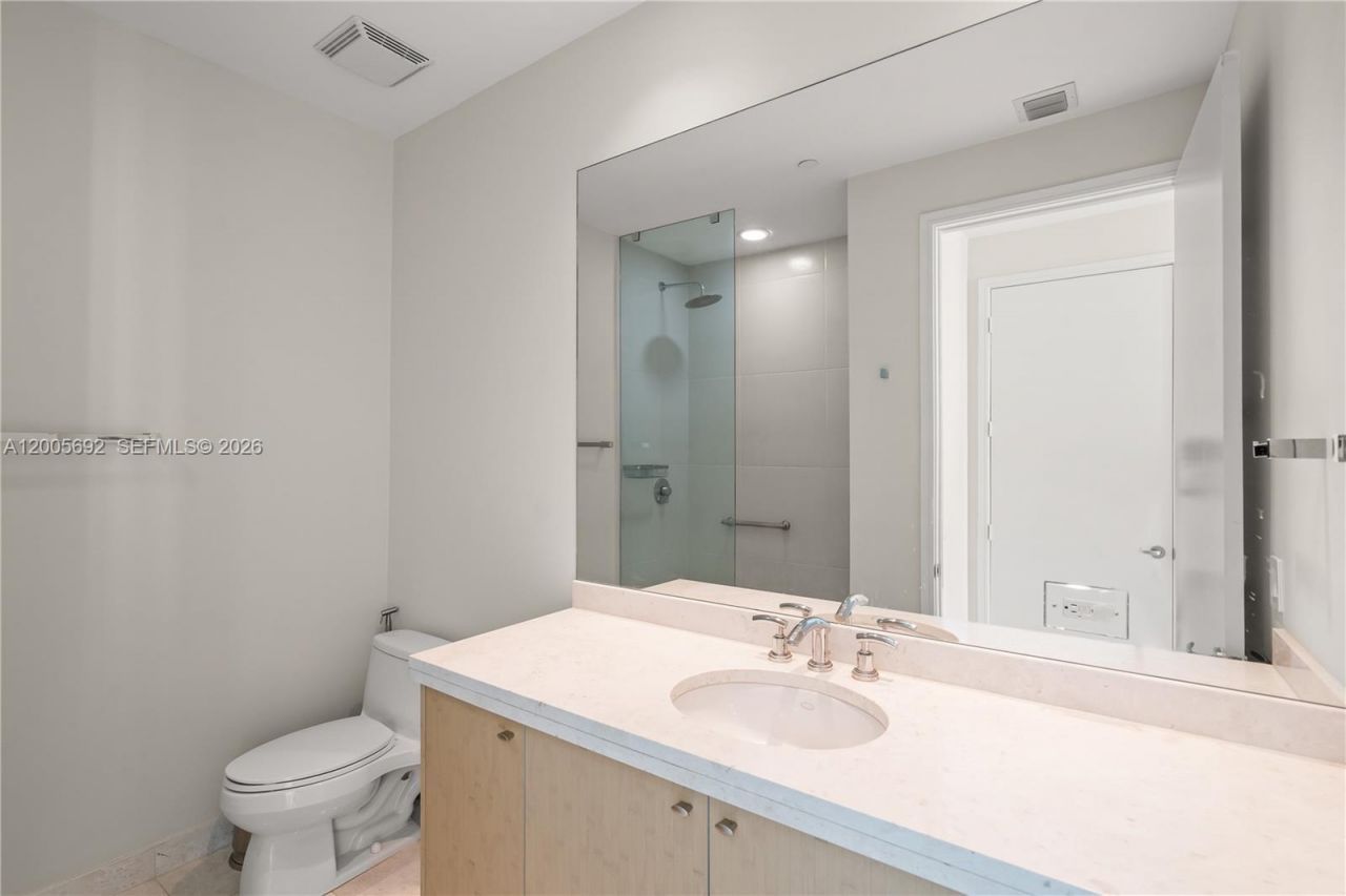 900 Brickell Key Blvd , Unit 3002, Miami, FL 33131 Photo