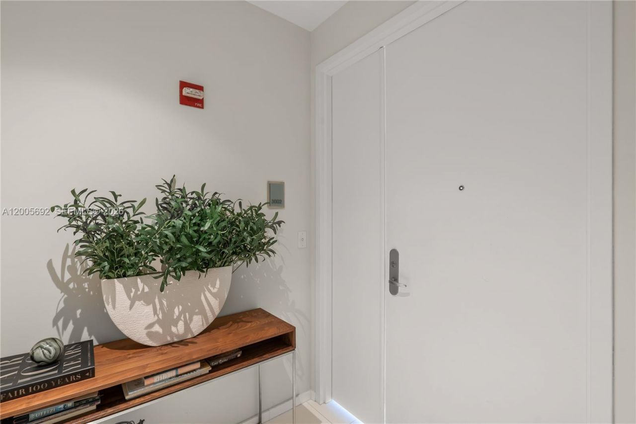 900 Brickell Key Blvd , Unit 3002, Miami, FL 33131 Photo