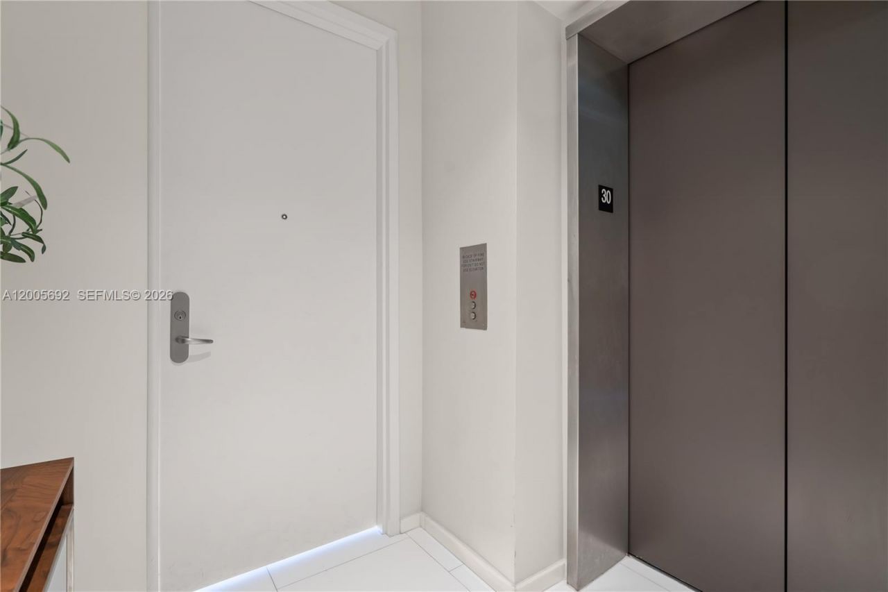 900 Brickell Key Blvd , Unit 3002, Miami, FL 33131 Photo