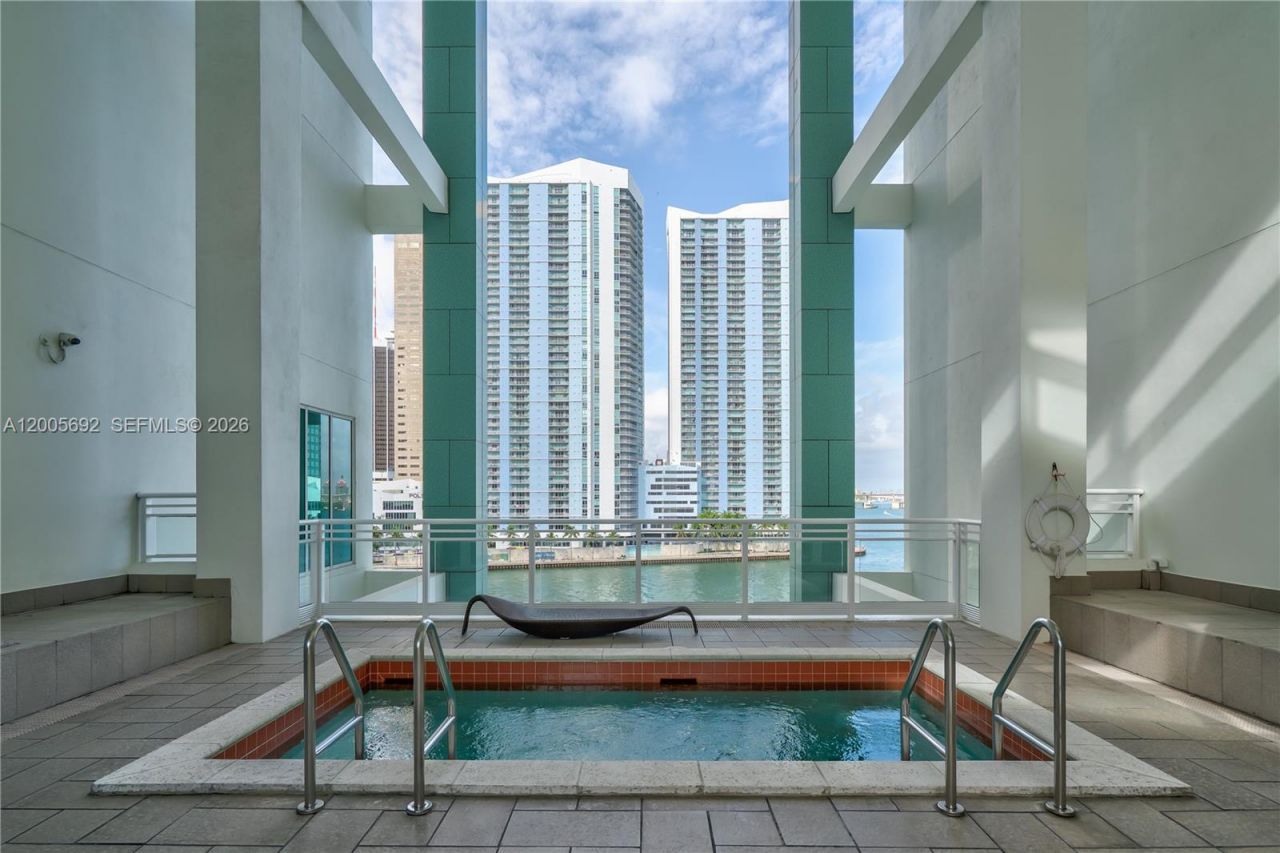 900 Brickell Key Blvd , Unit 3002, Miami, FL 33131 Photo