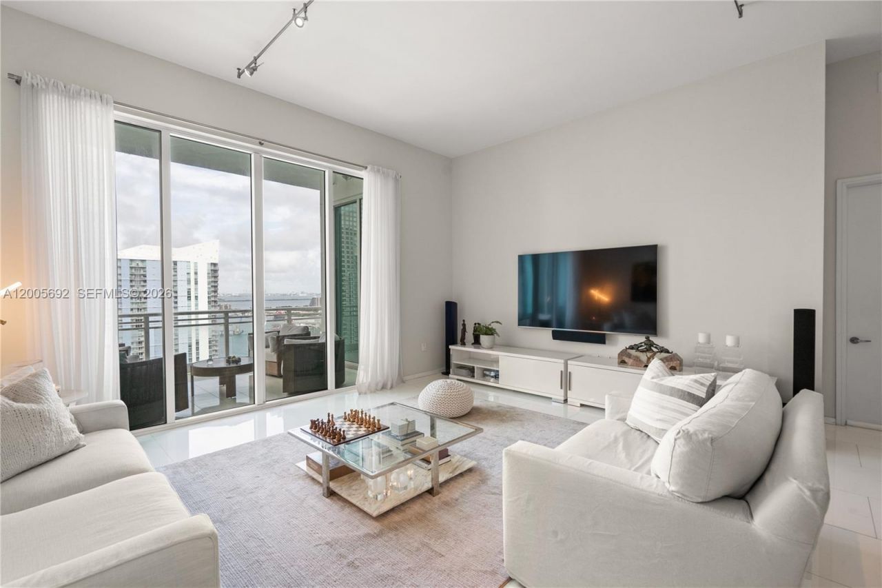 900 Brickell Key Blvd , Unit 3002, Miami, FL 33131 Photo