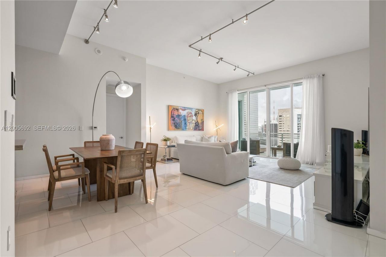 900 Brickell Key Blvd , Unit 3002, Miami, FL 33131 Photo
