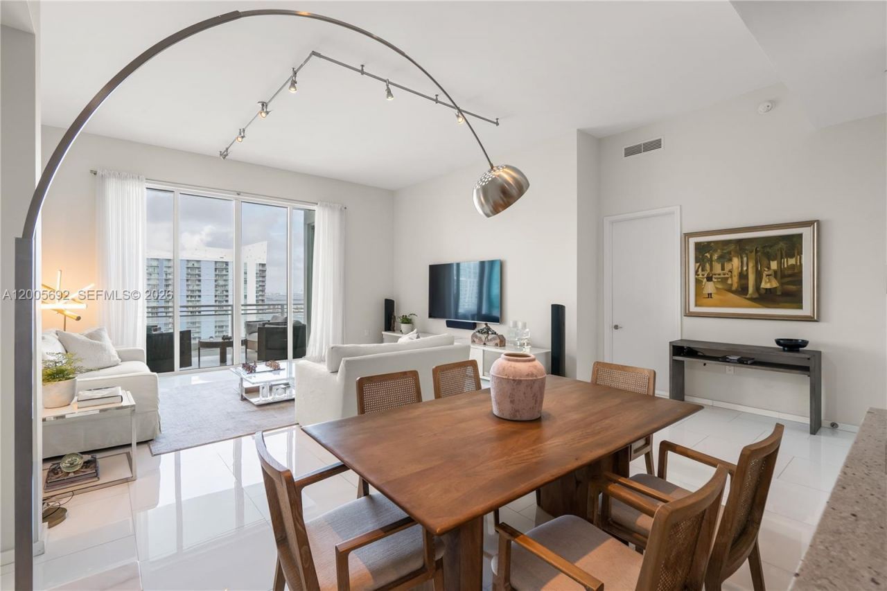 900 Brickell Key Blvd , Unit 3002, Miami, FL 33131 Photo