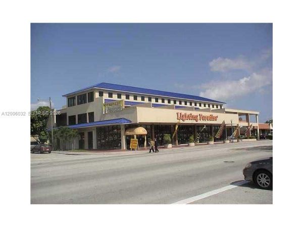 5455 SW 8 ST , Unit 215, Miami, FL 33134